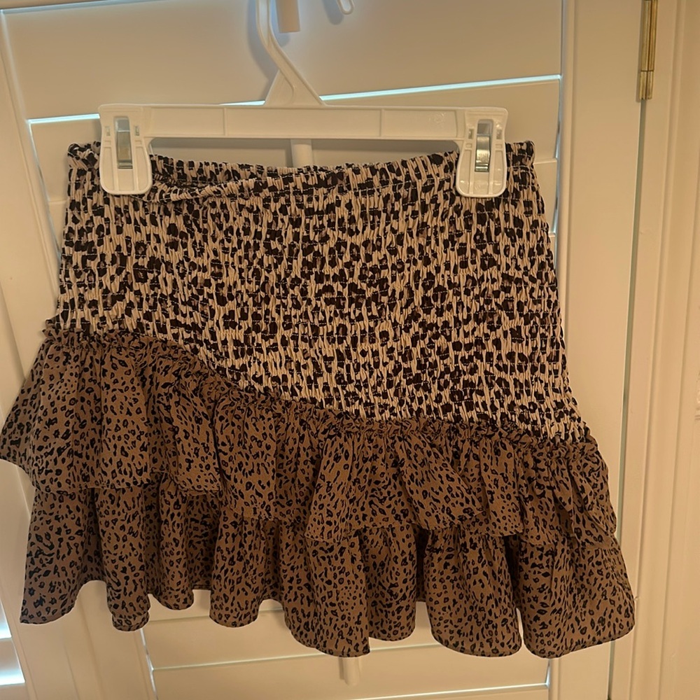 Leopard print mini ruffle skirt